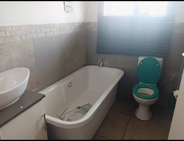 4 BEDROOM FREEHOLD FOR SALE IN KLIPPOORTJE